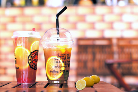 Sprievodca viečkami PET pohárov: kupolovité veko vs ploché veko