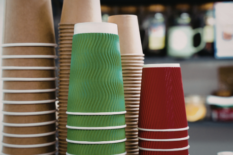 Šálky na kávu s jednou stenou alebo s dvojitou stenou? Sprievodca výrobcom